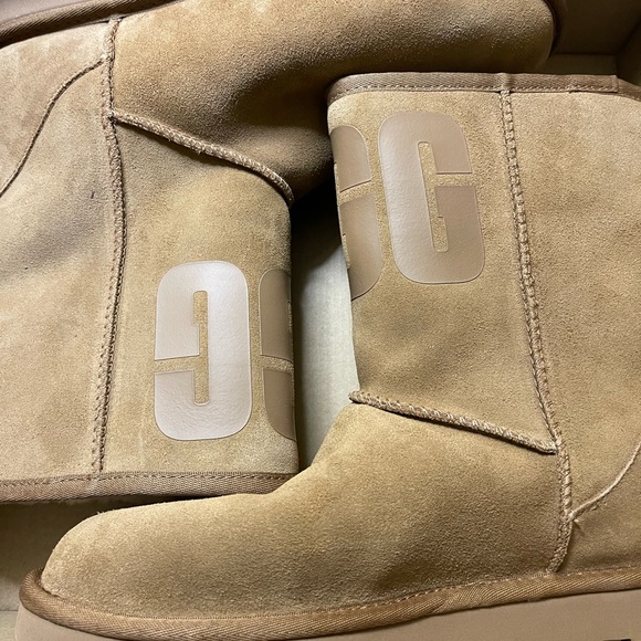 BEFORE BLACK FRIDAY SALE Hello you guys 👋🏾 I have Brand New. $100-$125 an pair - Picture 2 of 5